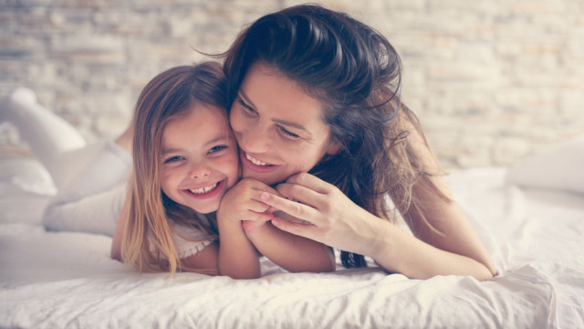 мама с дочкой