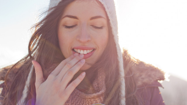 женщина зимой