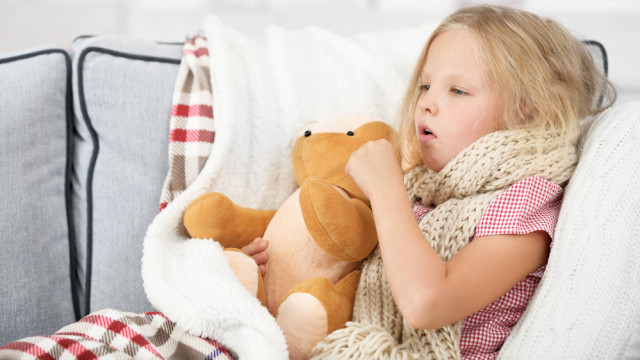 болить горло у дитини