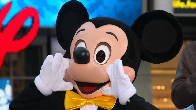 Персонаж Микки Маус