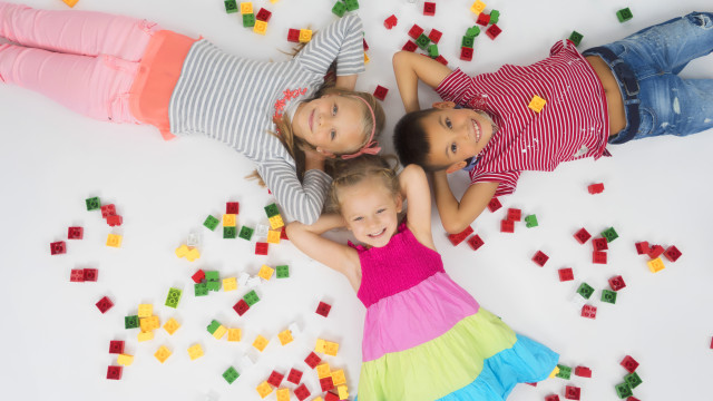 Трое счастливых детей