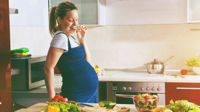 В каких продуктах беременной искать витамин D осенью