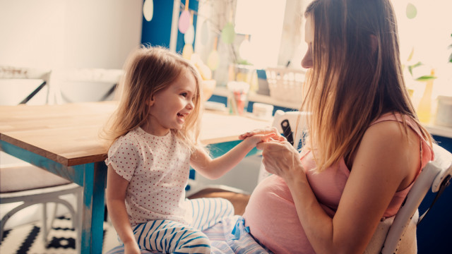 беременная с ребенком