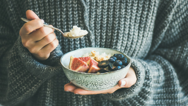 жінка харчування