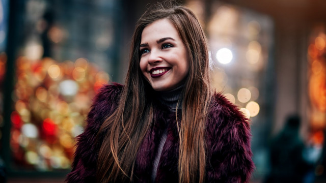 красивая девушка зимой