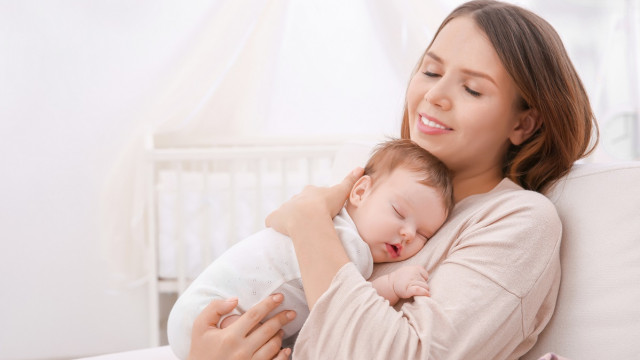 Мама с новорожденным