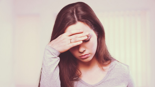 жінку нудить