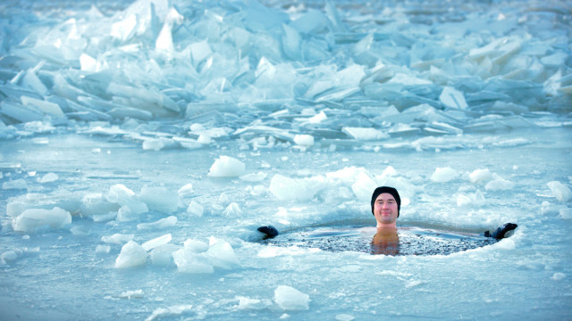 купатися в ополонці
