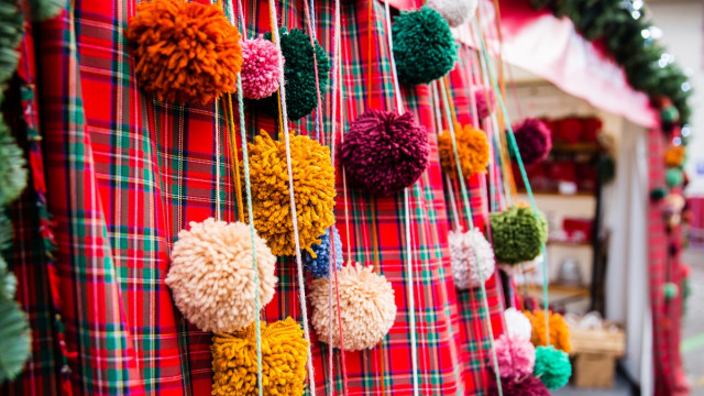 помпоны ручной работы