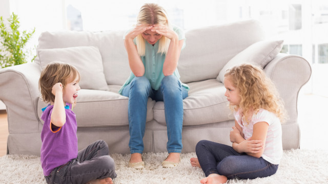 брат и сестра ругаются