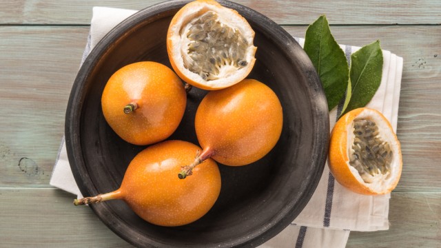 Экзотический фрукт гранадилла