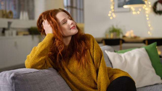 женщина счастлива