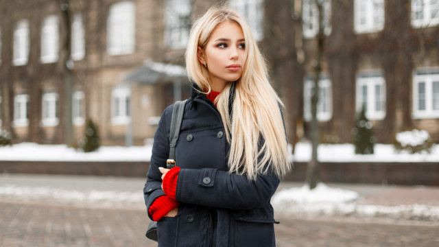 блондинка зимой