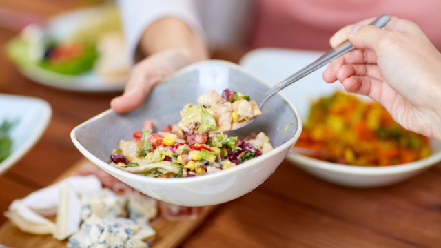 тарілка зі смачною їжею