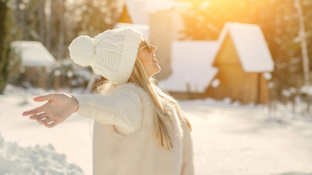 жінка, сонце взимку