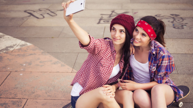 подростки селфи