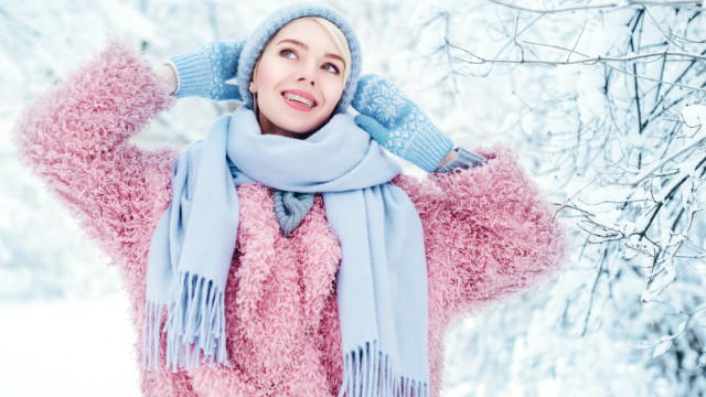 дівчина зима сніг