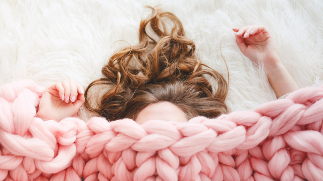 жінка в ліжку