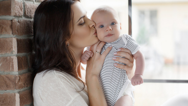 мама с новорожденным