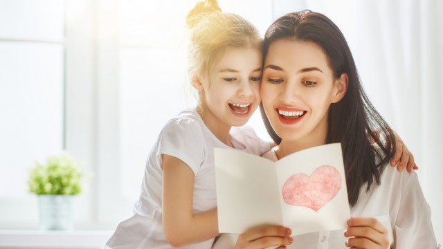 мама і донька 8 березня