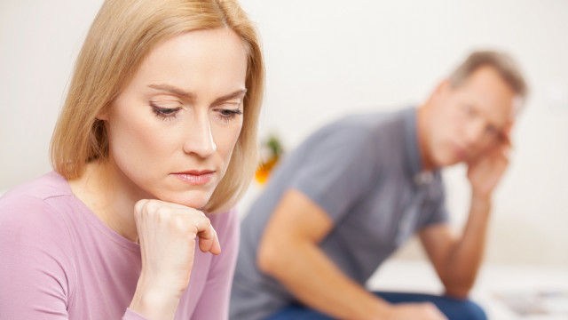 женщина расстроена ссора