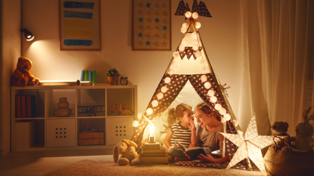 палатка шалашик мама с дочкой