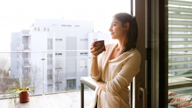 женщина кофе