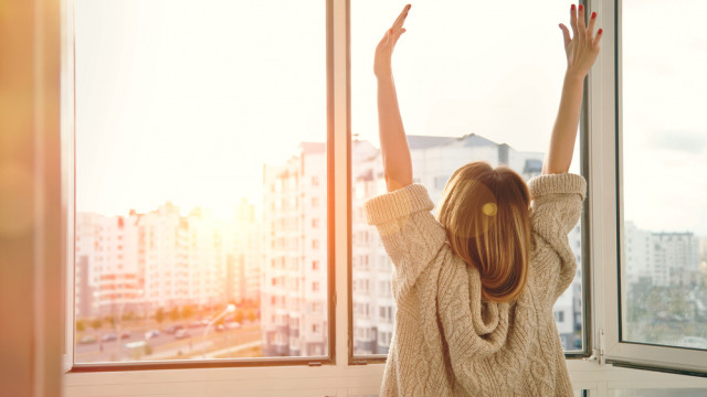 жінка вранці