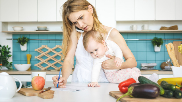 мама занята устала