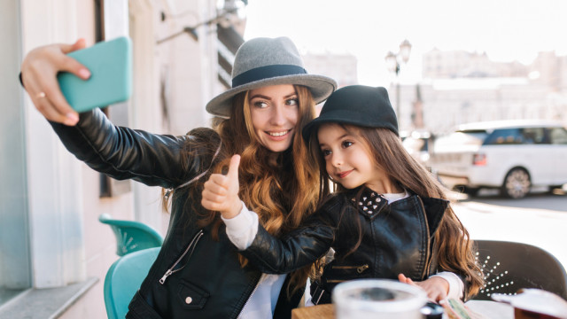 МАМА ДОЧКА СЕЛФИ ПРОГУЛКА