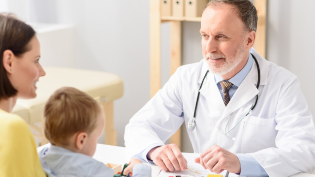 ребенок у доктора