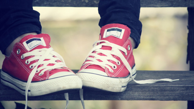 Розовые кеды как тест на зрелость общества - о чем на самом деле свидетельствует скандальный пост