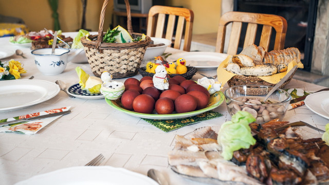 великодній стіл