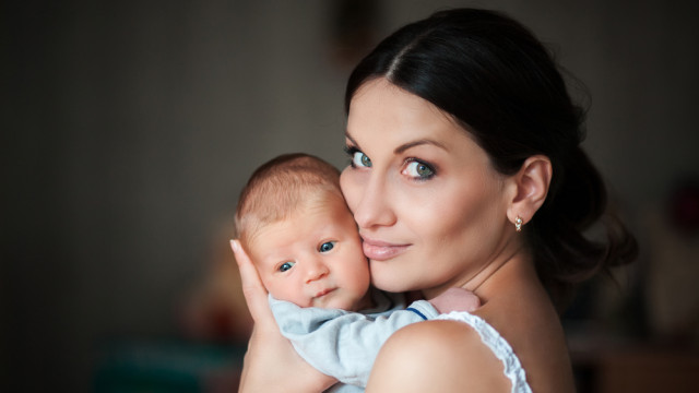 мама с новорожденным