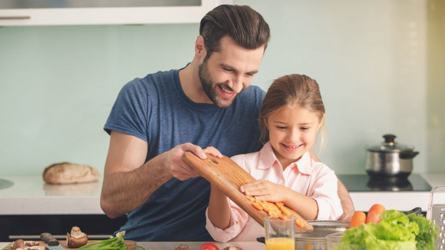 тато з донькою