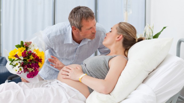 Беременная с мужем