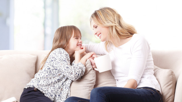 мама дочка разговаривают