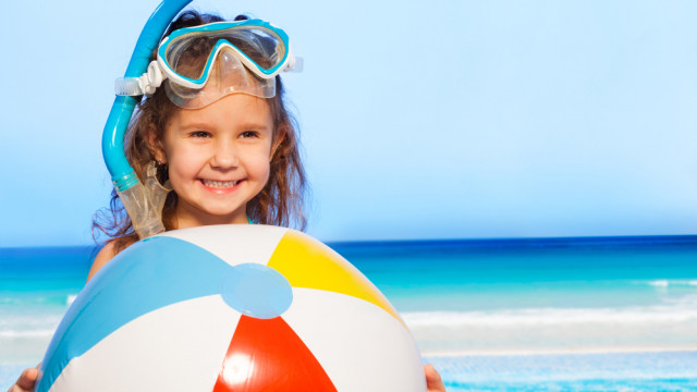 девочка на пляже