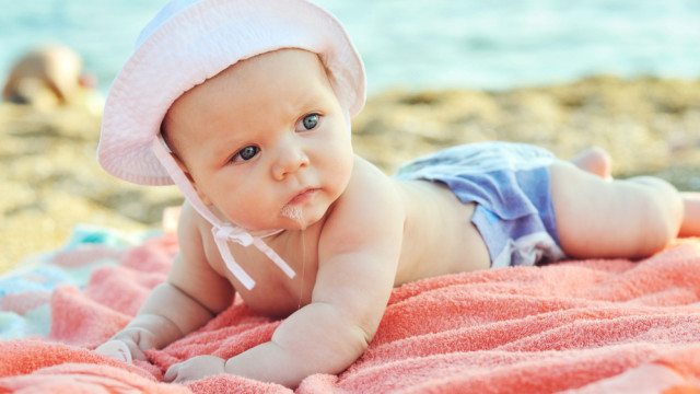 ребенок на пляже