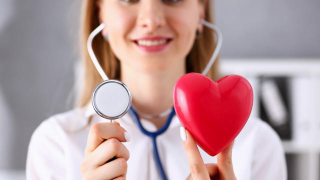 доктор кардіолог серце