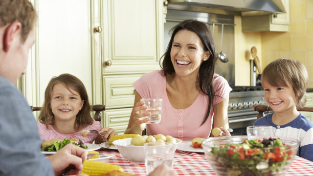 Мама виходить заміж: як перестати боятися, що дитині буде погано з новим татом