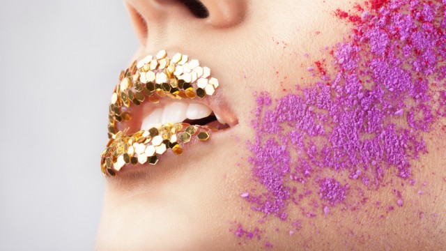 Блестки в макияже