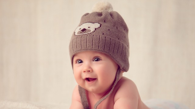 Ребенок в шапке 