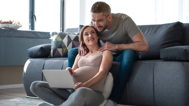 вагітна з чоловіком