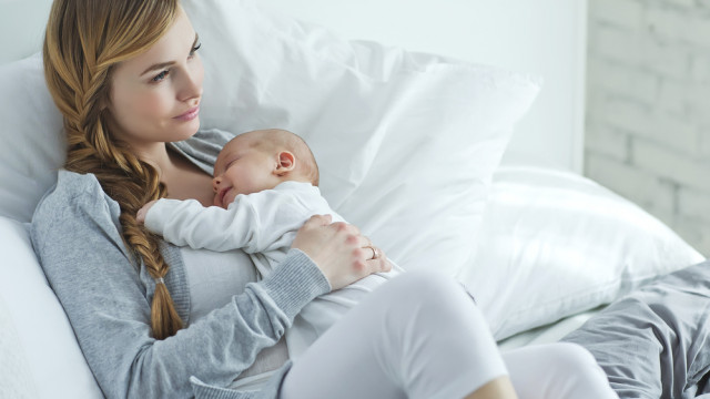 Мама с новорожденным