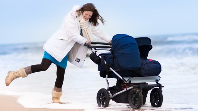 Мама с коляской 