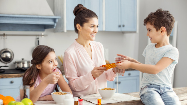 семья завтрак