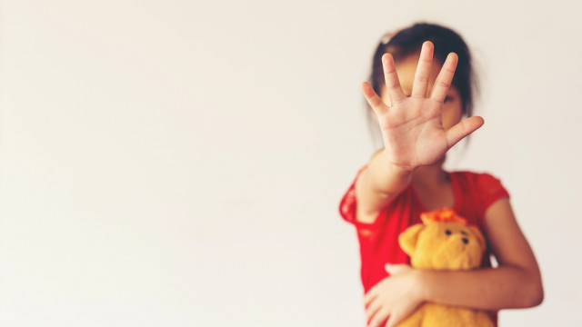 Детям о насилии: как рассказывать и поддерживать откровенность