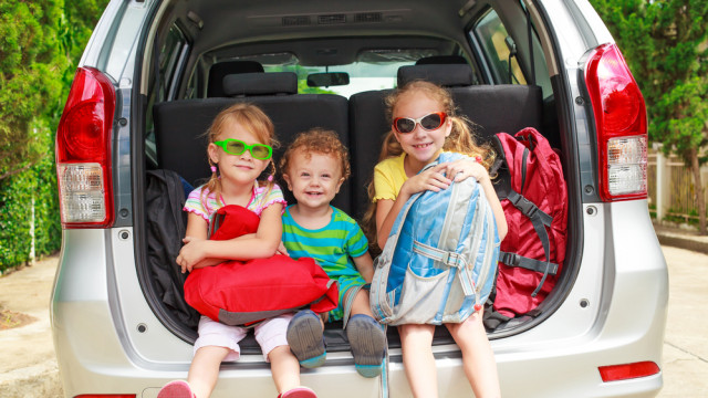 діти подорожують