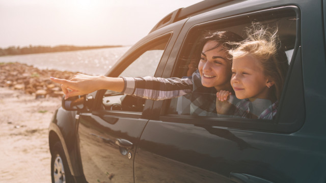 семья путешествия